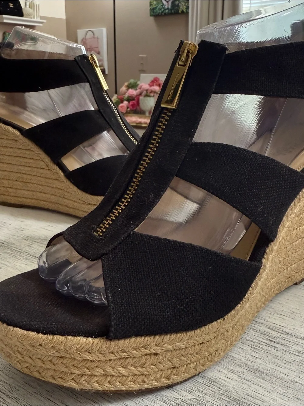 MICHAEL Michael Kors Black Platform Wedge Sandals Gold Zipper Detail size 9M